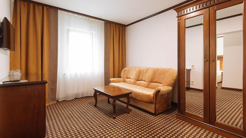 Hotel Alpin Rarau 큼홀룸그몰도베네스크 외부 사진